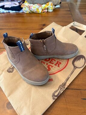 Cat & Jack Brown Ankle Boots with Navy Pull Tabs